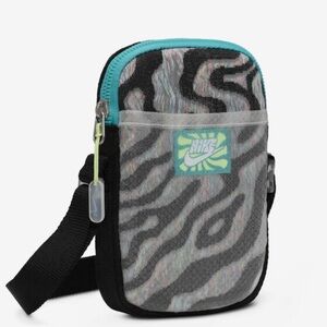 Nike Hertiage crossbody (like new!)